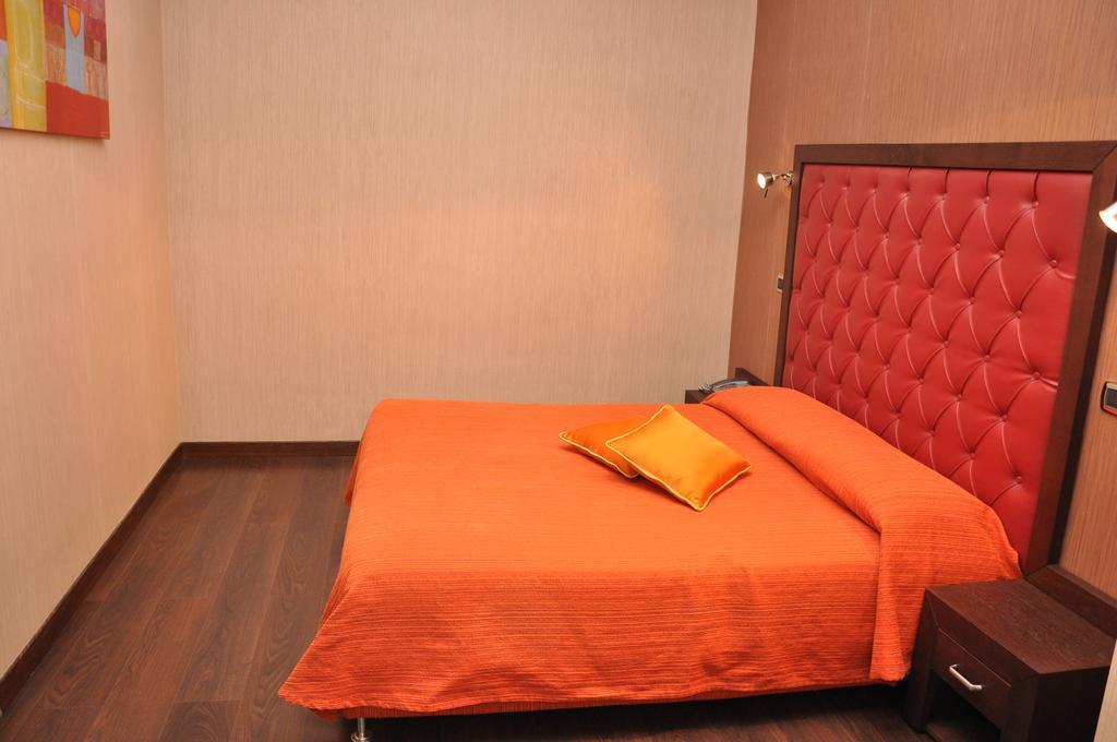 Hotel Fontana Del Re 아리아노이르피노 객실 사진