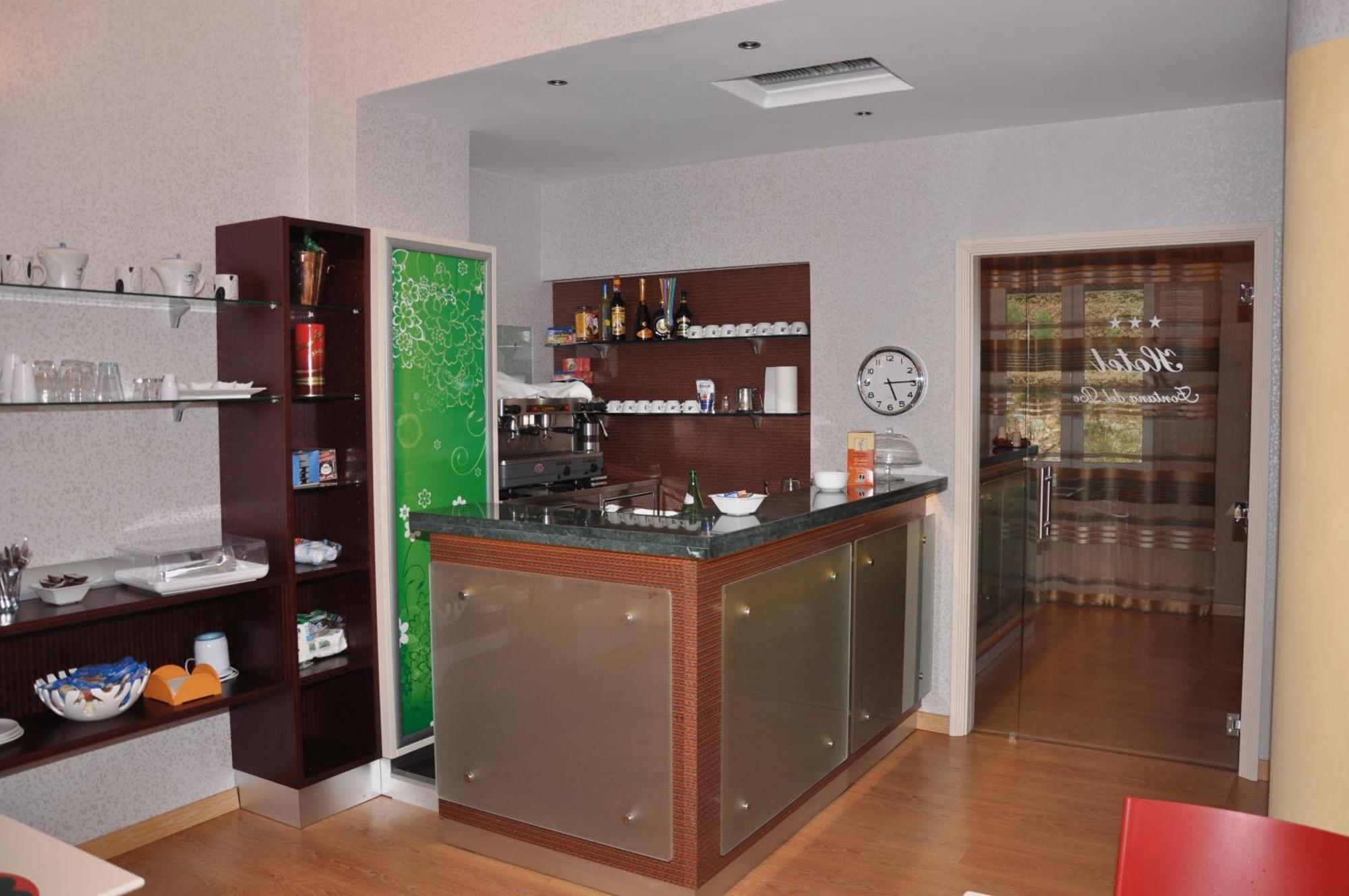 Hotel Fontana Del Re 아리아노이르피노 외부 사진