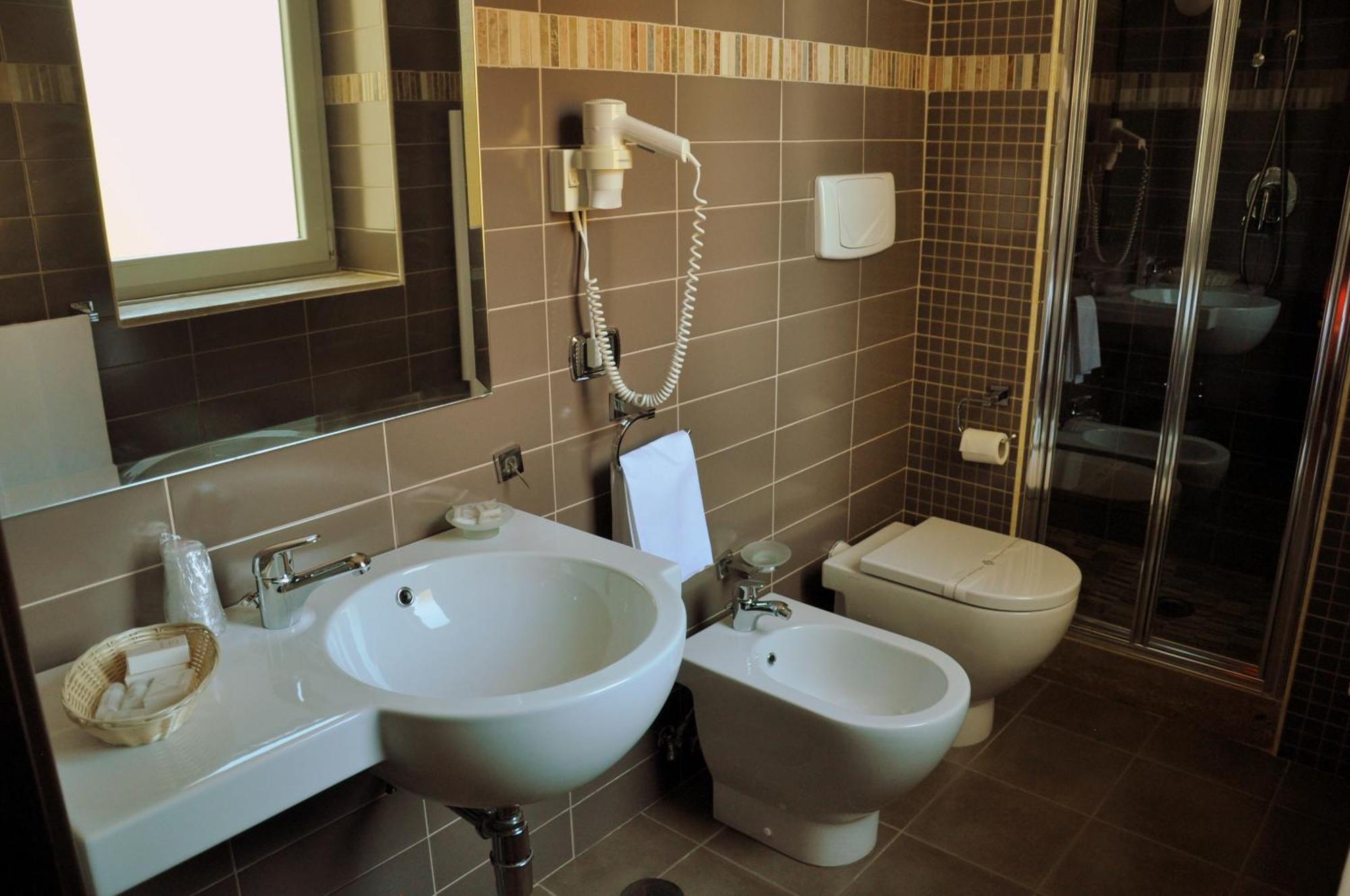 Hotel Fontana Del Re 아리아노이르피노 객실 사진
