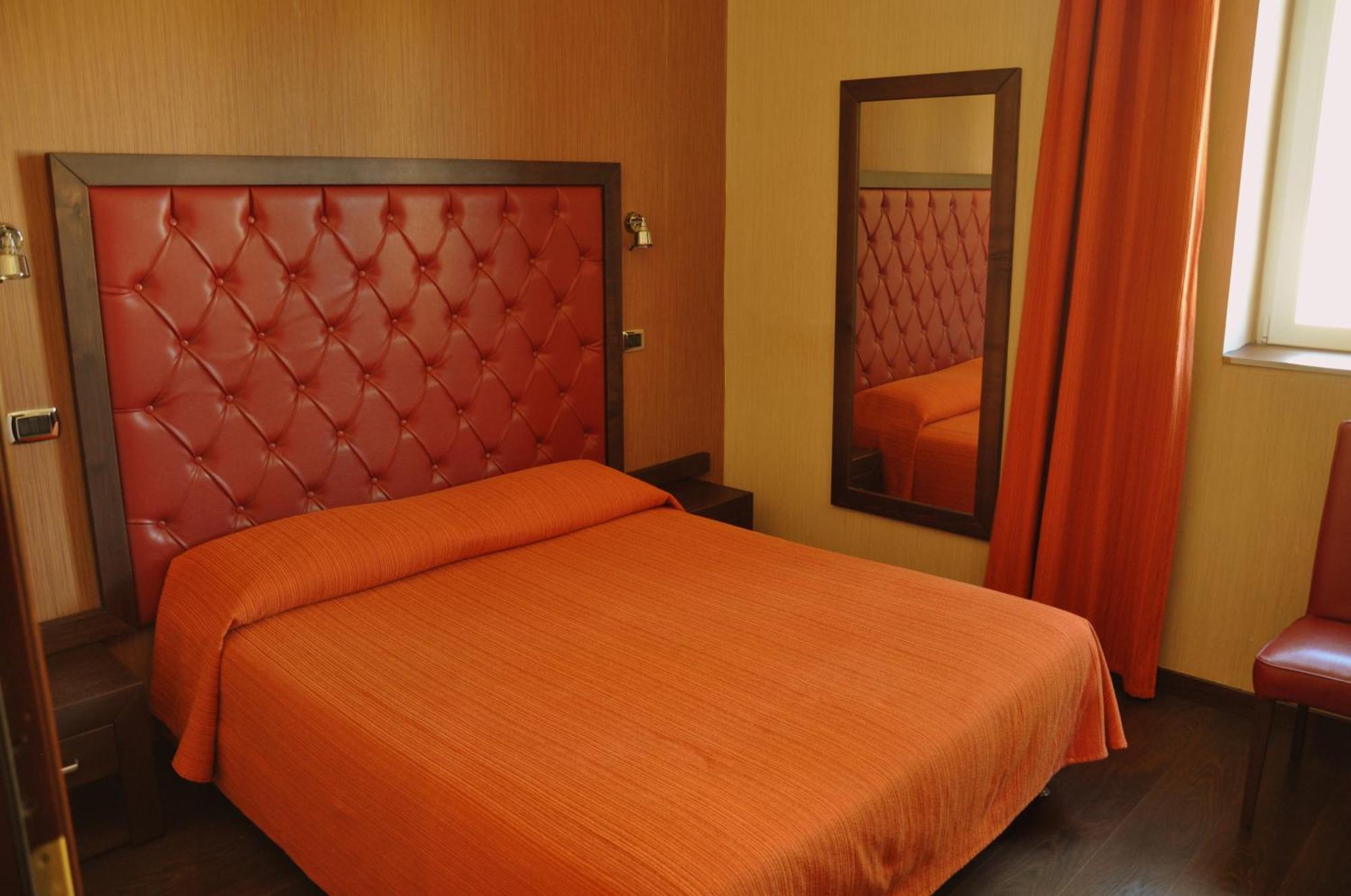 Hotel Fontana Del Re 아리아노이르피노 객실 사진